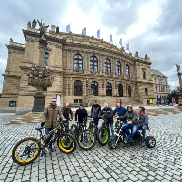 E-scooter en fat tire e-bike tour Praag - Afbeelding 2