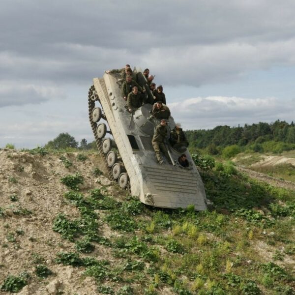 Rit in een tank nabij Praag - Afbeelding 2