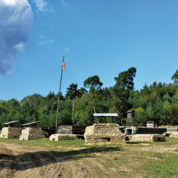 Paintball op tankodrom nabij Praag - Afbeelding 3