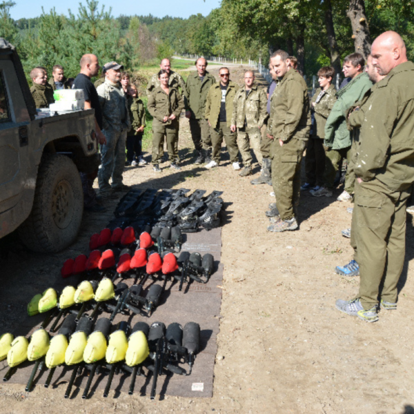 Paintball op tankodrom nabij Praag - Afbeelding 7